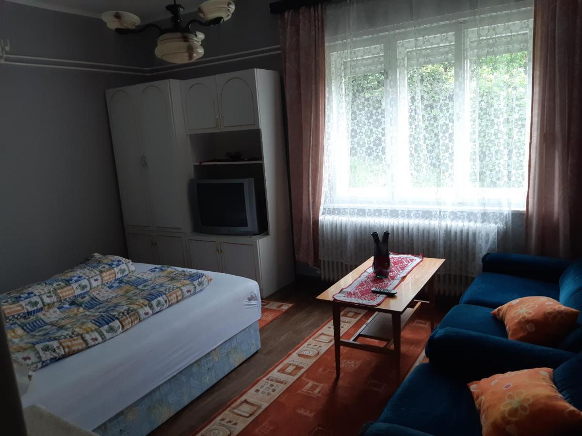 Lacihaz Igal Buitenkant foto