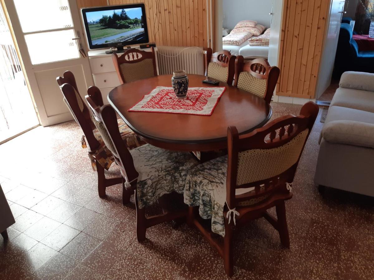 Lacihaz Igal Buitenkant foto