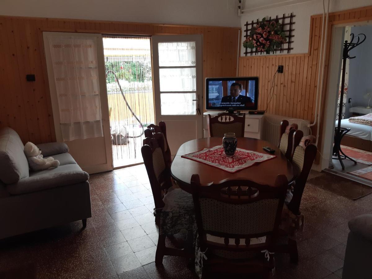 Lacihaz Igal Buitenkant foto